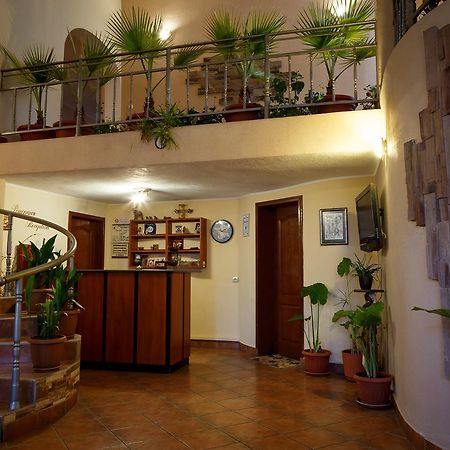 Family Hotel Accent Razgrad Eksteriør billede