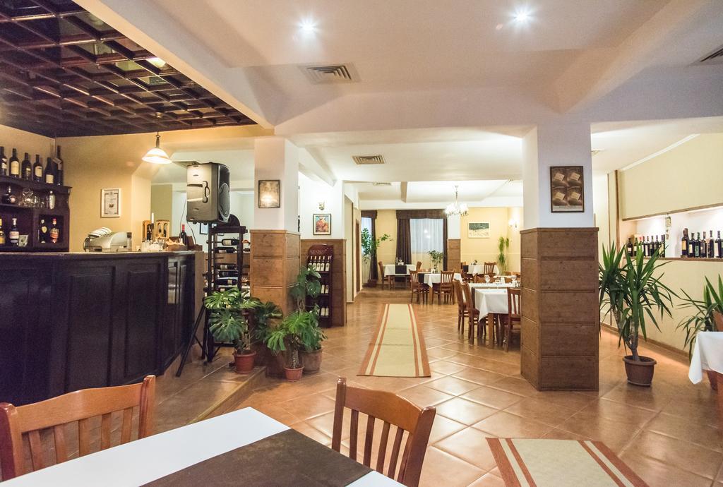 Family Hotel Accent Razgrad Eksteriør billede