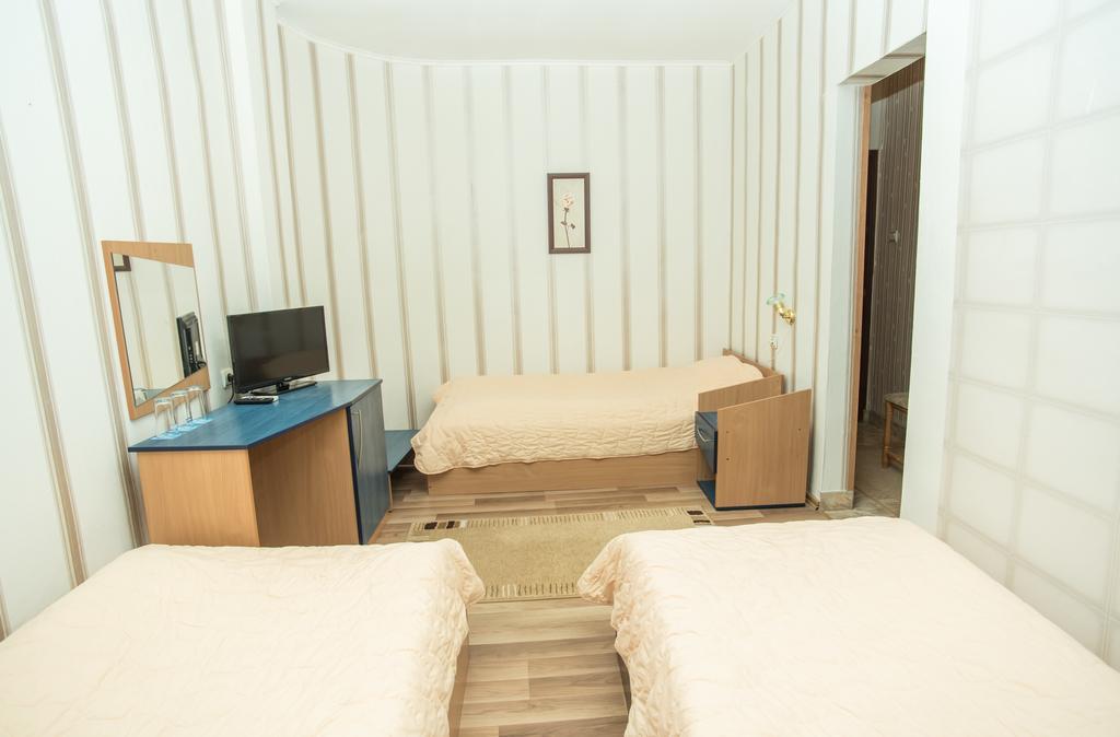 Family Hotel Accent Razgrad Eksteriør billede