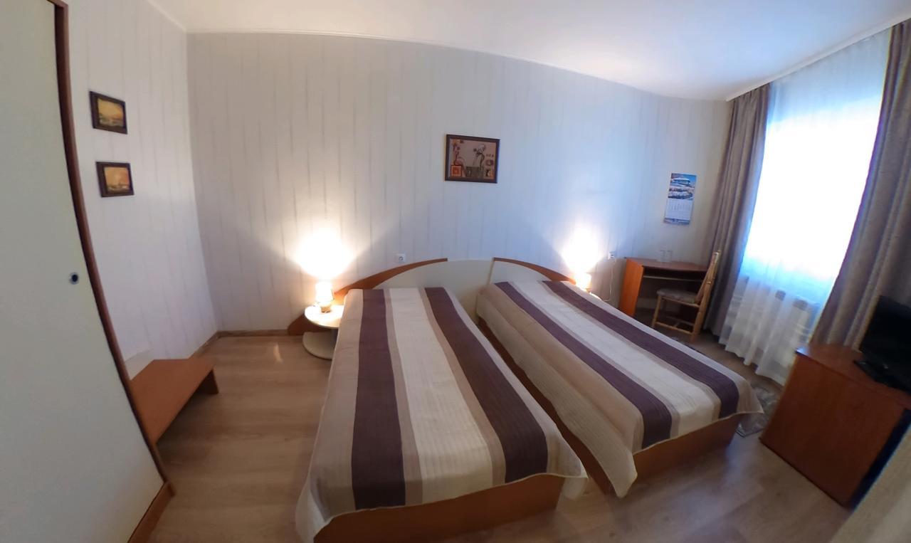 Family Hotel Accent Razgrad Eksteriør billede