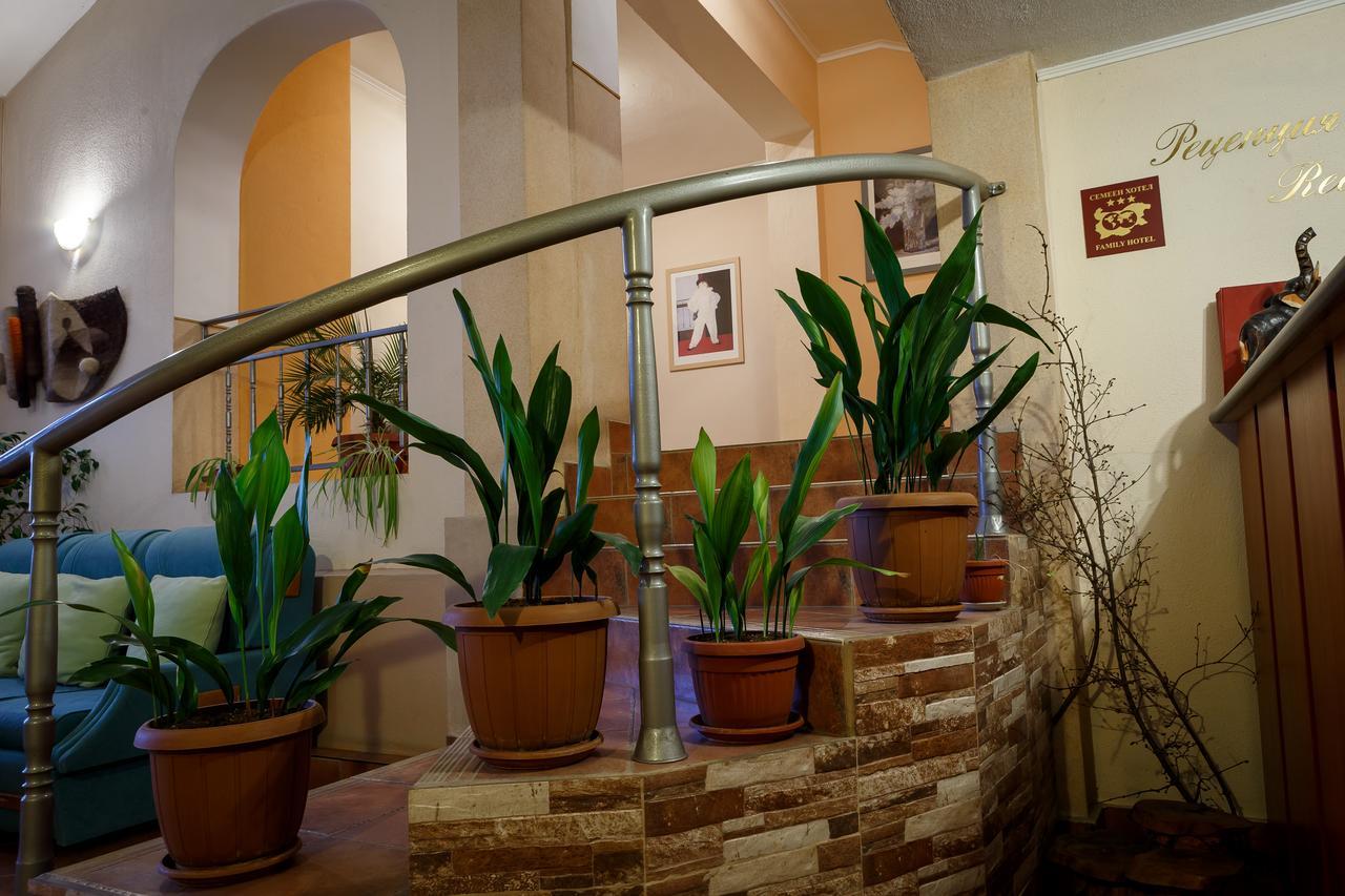 Family Hotel Accent Razgrad Eksteriør billede
